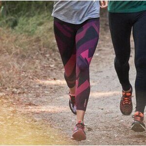Brooks Formation Leggings Black & Burgundy Geometric Print Medium